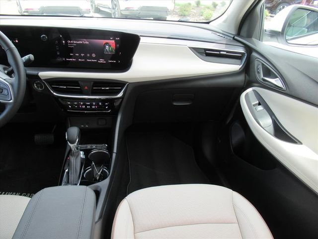 2025 Buick Encore GX Avenir photo 13