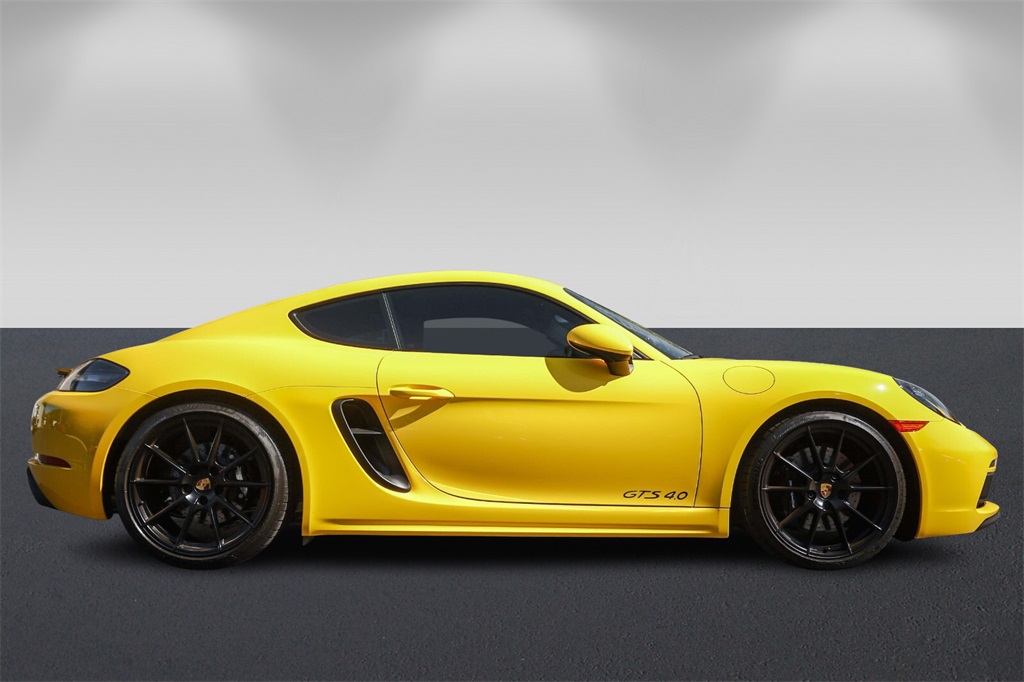 2025 Porsche Cayman GTS 4.0 photo 2