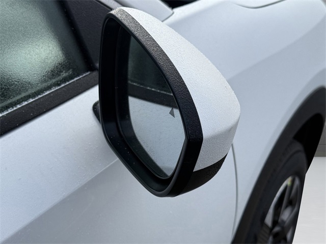 2025 Nissan Kicks SV photo 18