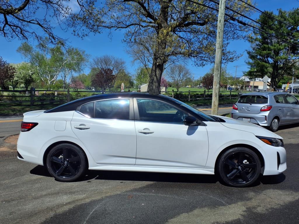 2024 Nissan Sentra SR photo 8