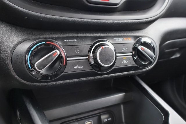 2023 Kia Soul LX photo 3