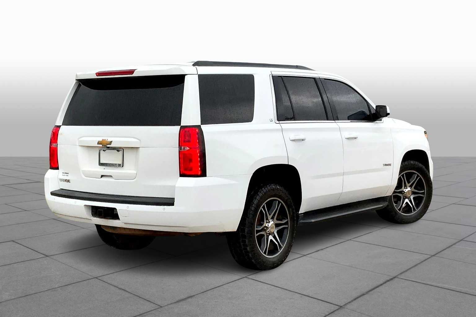 2017 Chevrolet Tahoe LT photo 11