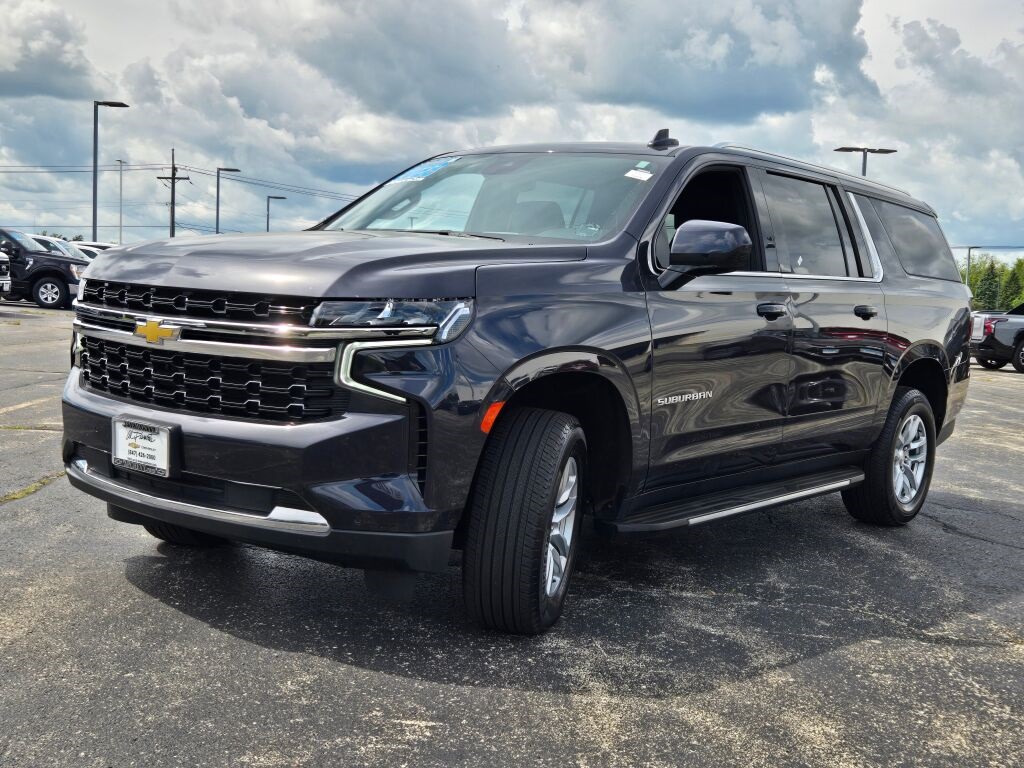 2023 Chevrolet Suburban LS photo 2