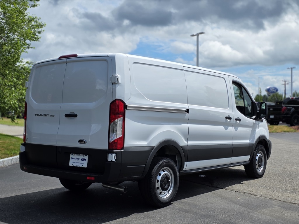 2025 Ford Transit photo 18