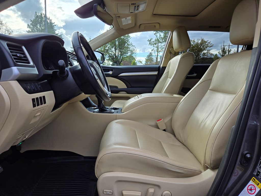 2019 Toyota Highlander XLE photo 9