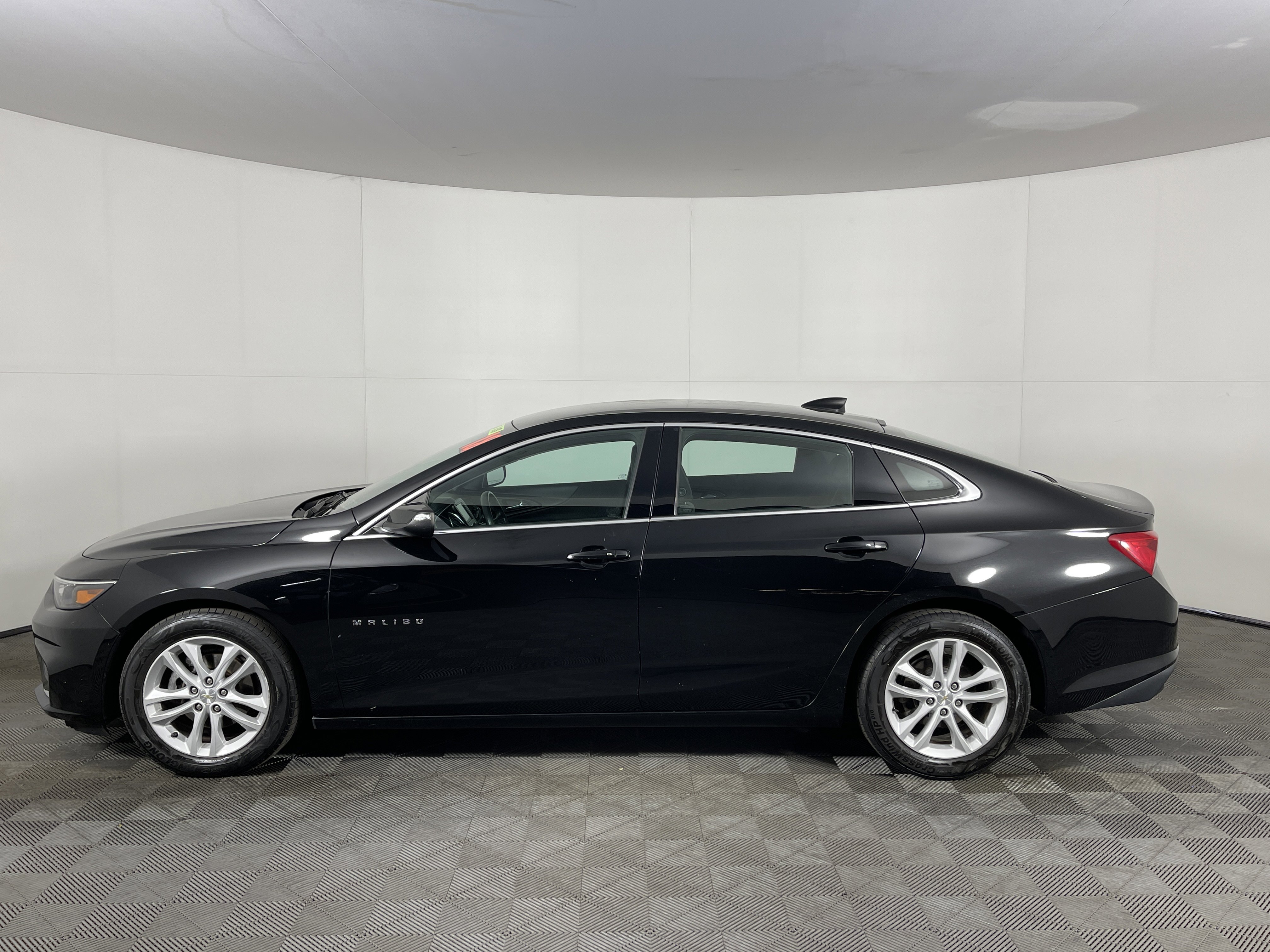 Used 2018 Chevrolet Malibu 1LT with VIN 1G1ZD5ST6JF133420 for sale in Altoona, PA