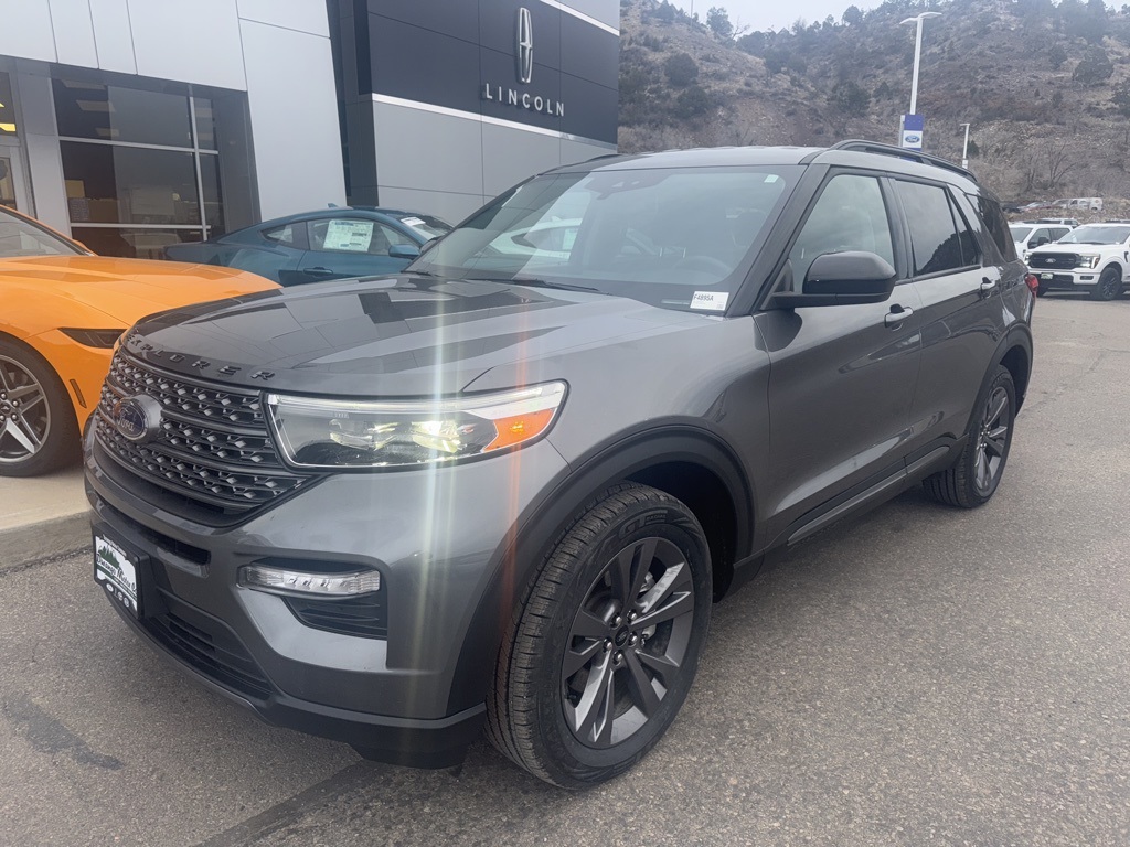 2023 Ford Explorer XLT's photo