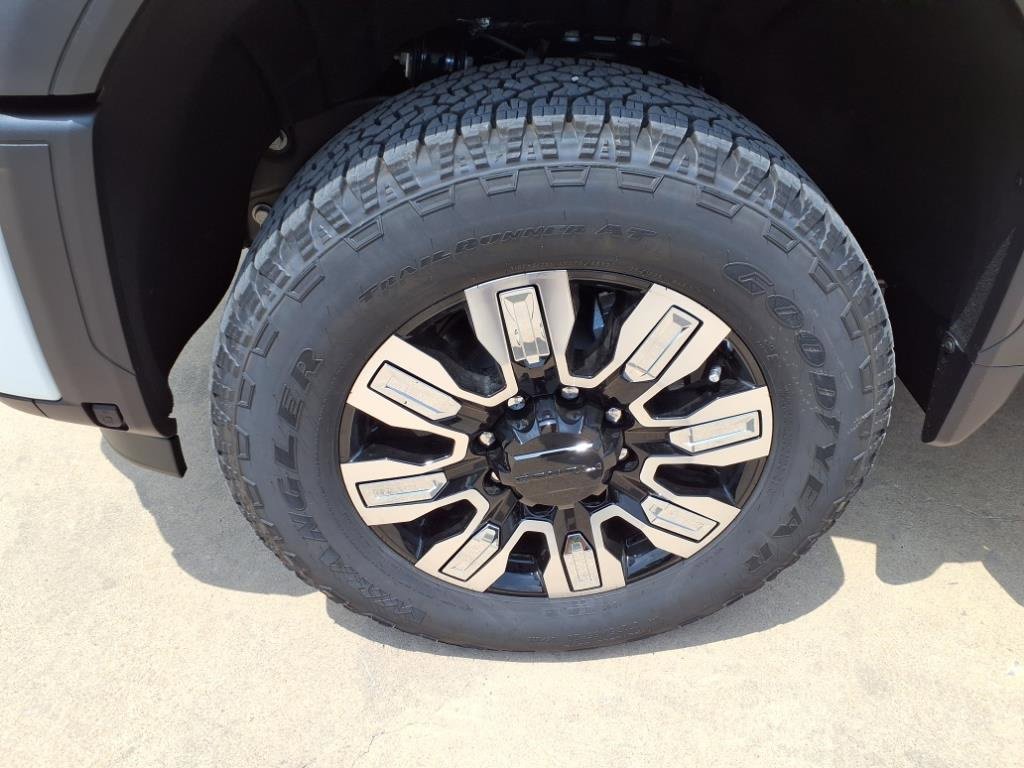 2025 Gmc Sierra 2500 HD Denali photo 9