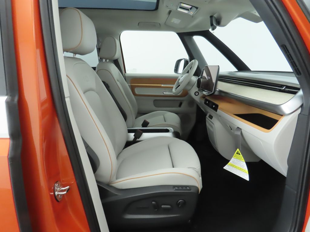 2025 Volkswagen ID. Buzz Pro Plus photo 19