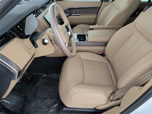 2025 Land Rover Range Rover SE's photo