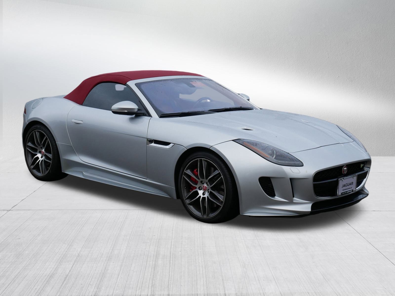 2017 Jaguar F-TYPE R photo 3