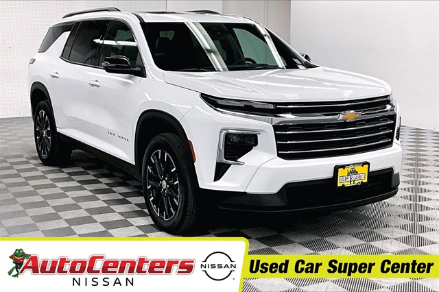 2025 Chevrolet Traverse LT's photo