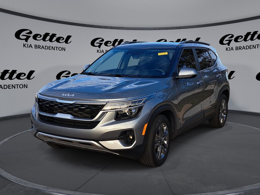 2023 Kia Seltos S's photo