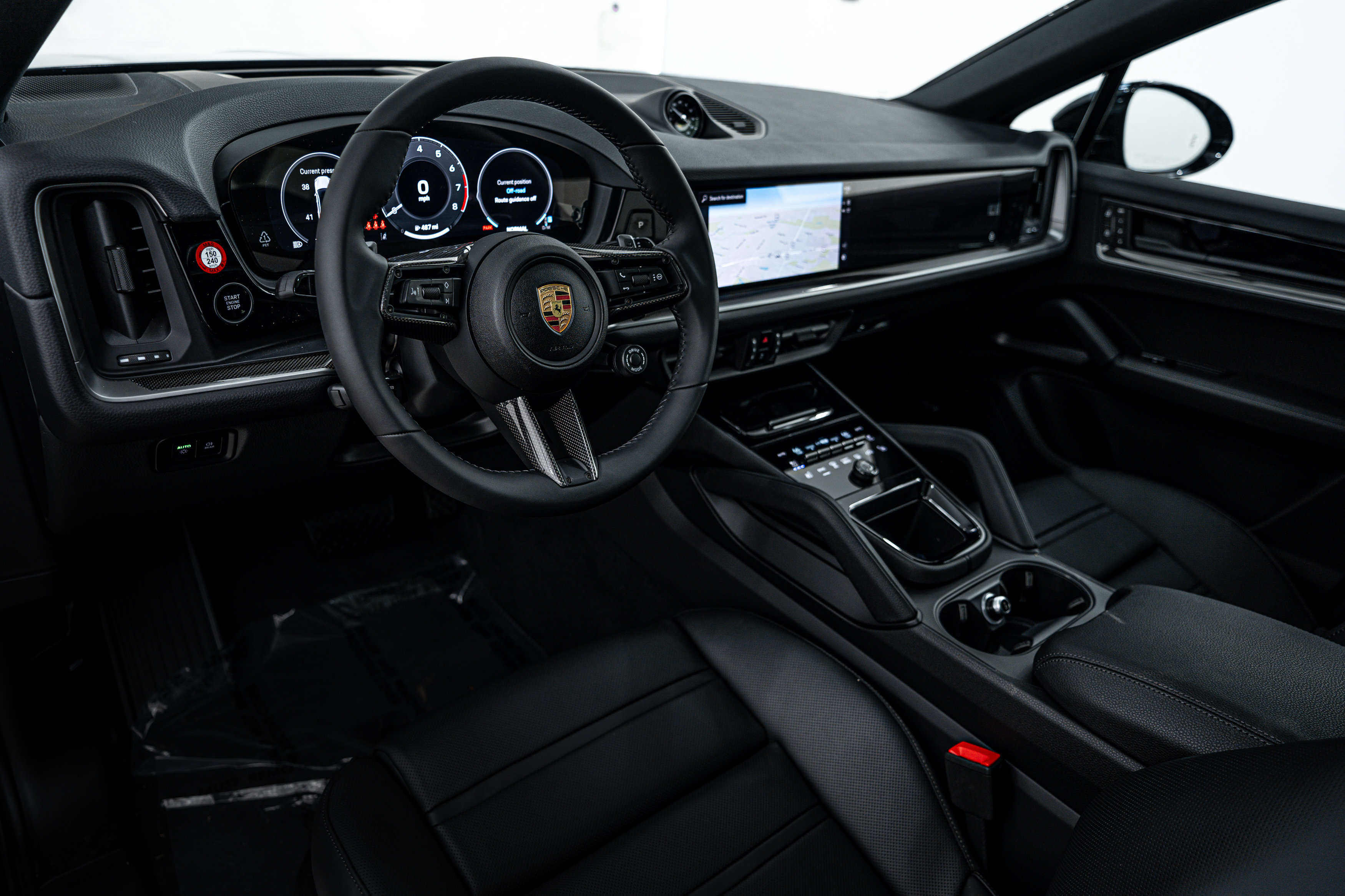 2025 Porsche Cayenne Coupe photo 4