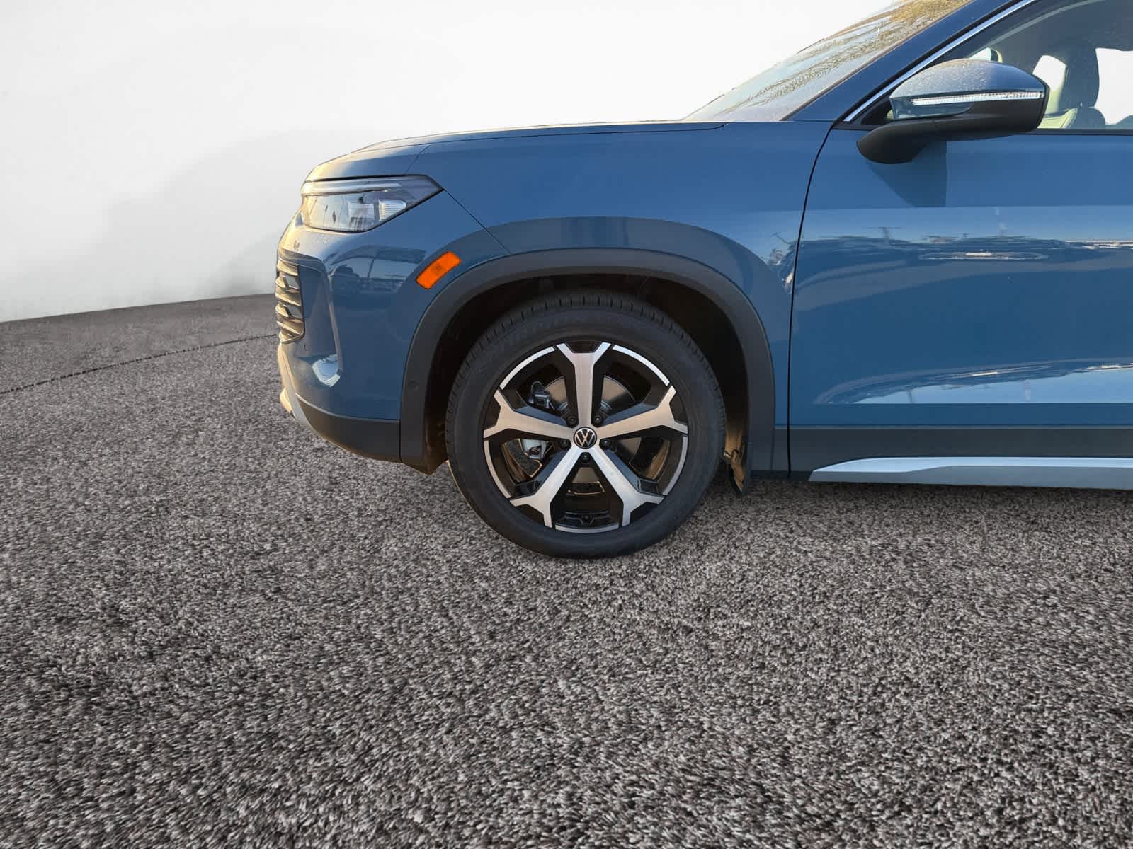 2025 Volkswagen Tiguan SE photo 14