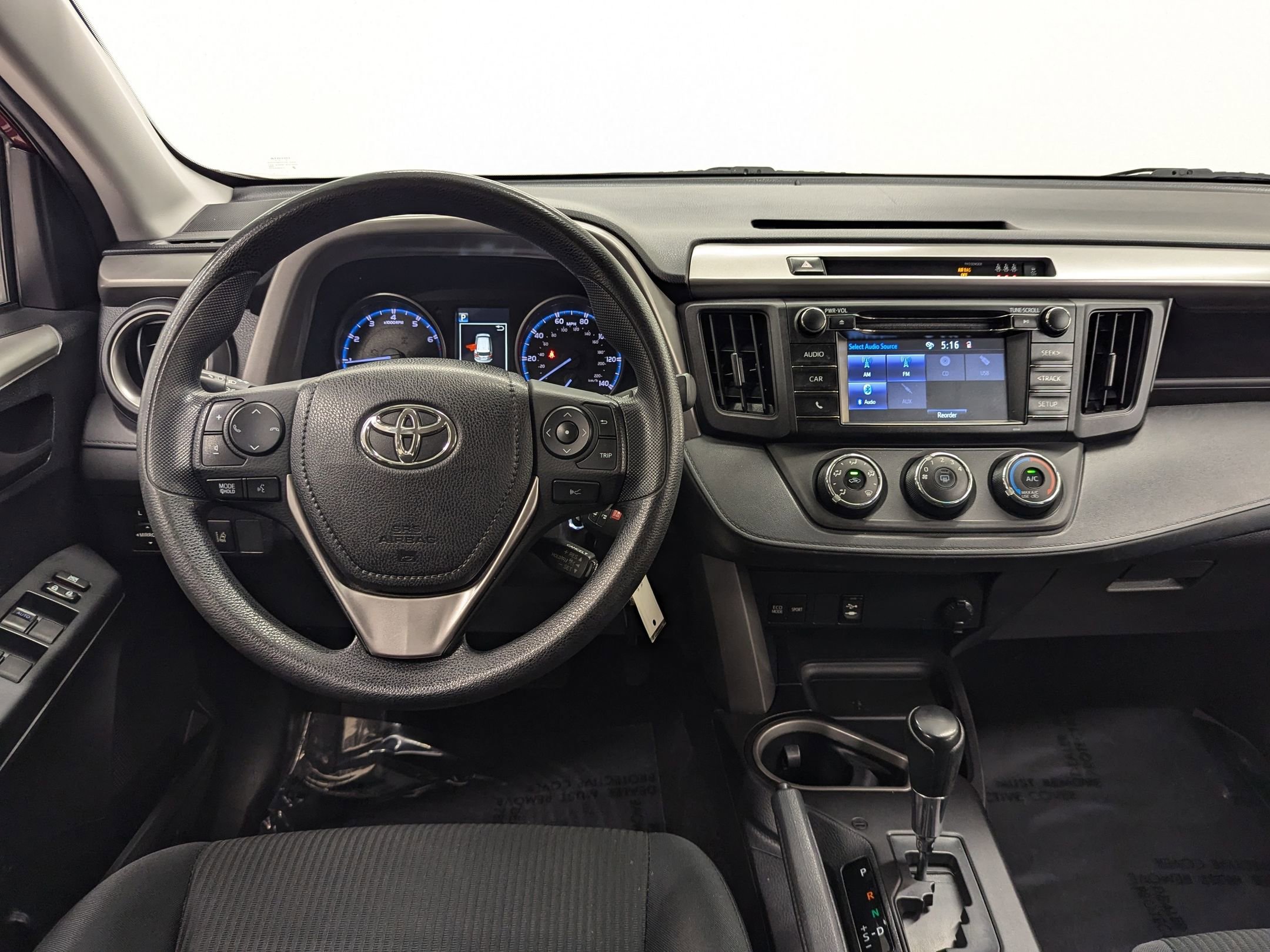 2018 Toyota RAV4 LE photo 18