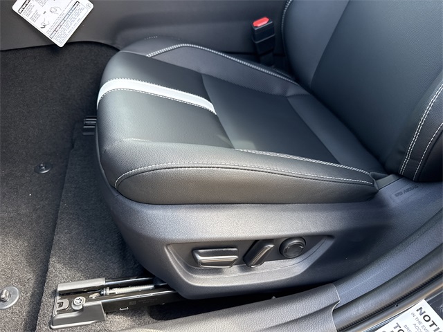 2025 Toyota Camry SE photo 10