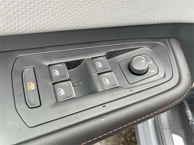 2025 Volkswagen Atlas Peak Edition SE photo 31
