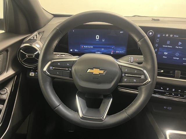 2025 Chevrolet Equinox LT photo 2