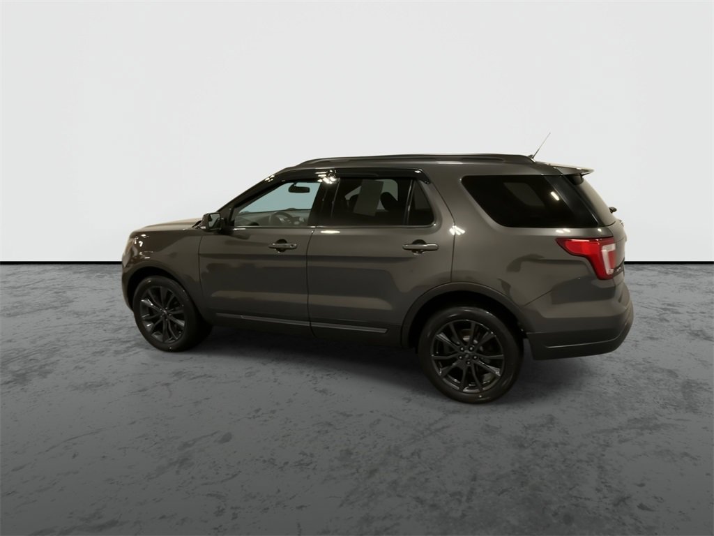 2018 Ford Explorer XLT photo 3