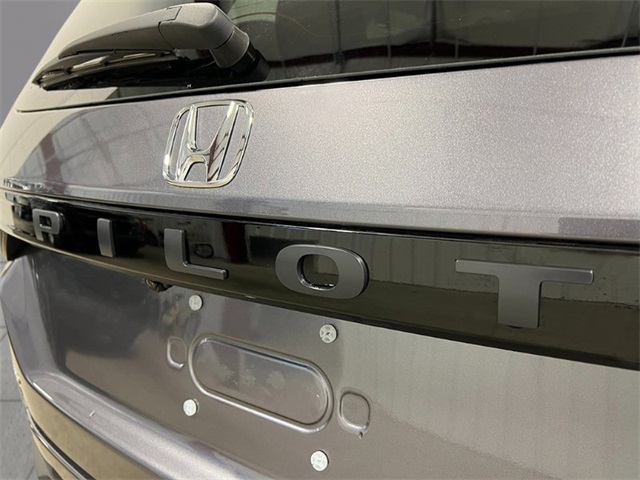 2025 Honda Pilot Touring photo 5