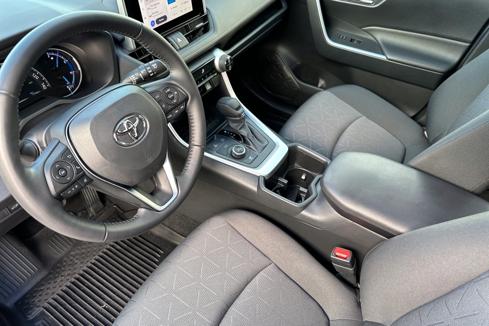 2023 Toyota RAV4 Hybrid XLE photo 10