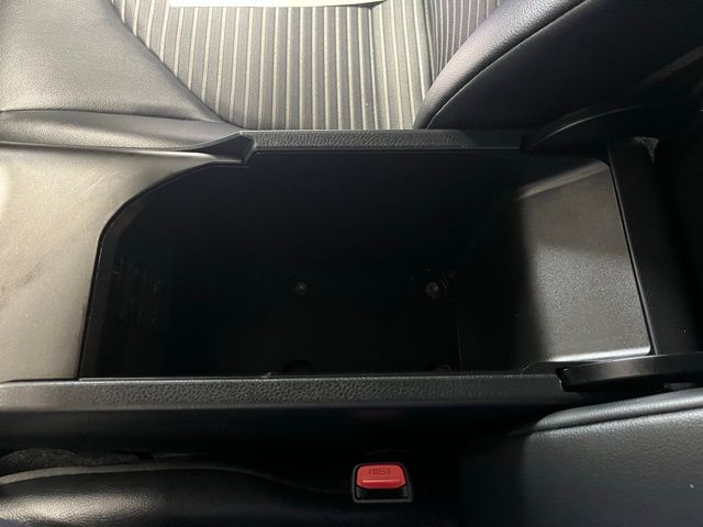 2023 Toyota Camry SE photo 24