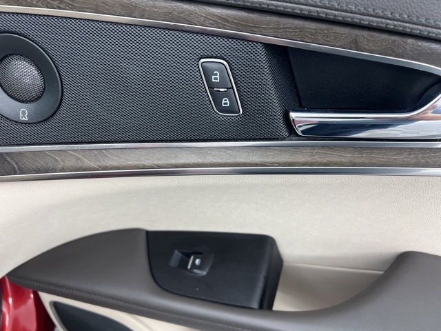 2019 Lincoln Nautilus Reserve photo 19