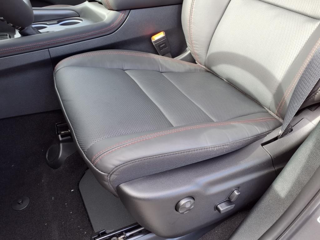 2025 Dodge Durango R/T Plus photo 10