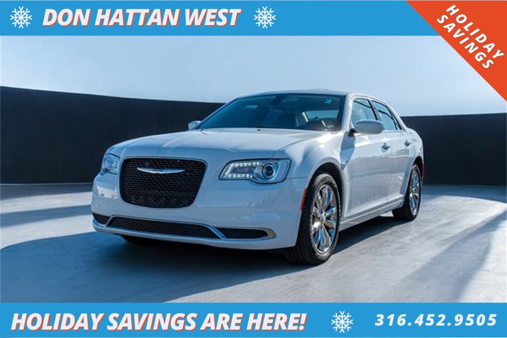 2017 Chrysler 300 Limited's photo