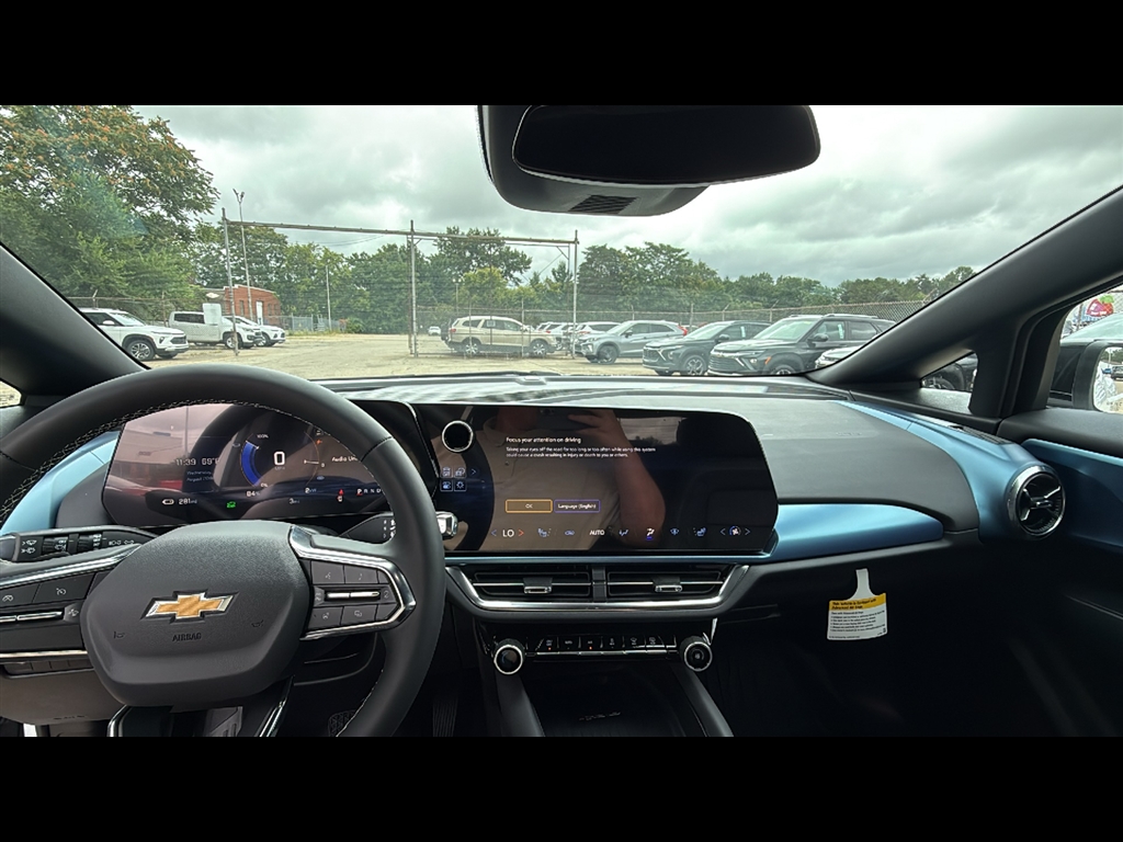 2025 Chevrolet Equinox EV 1LT photo 9