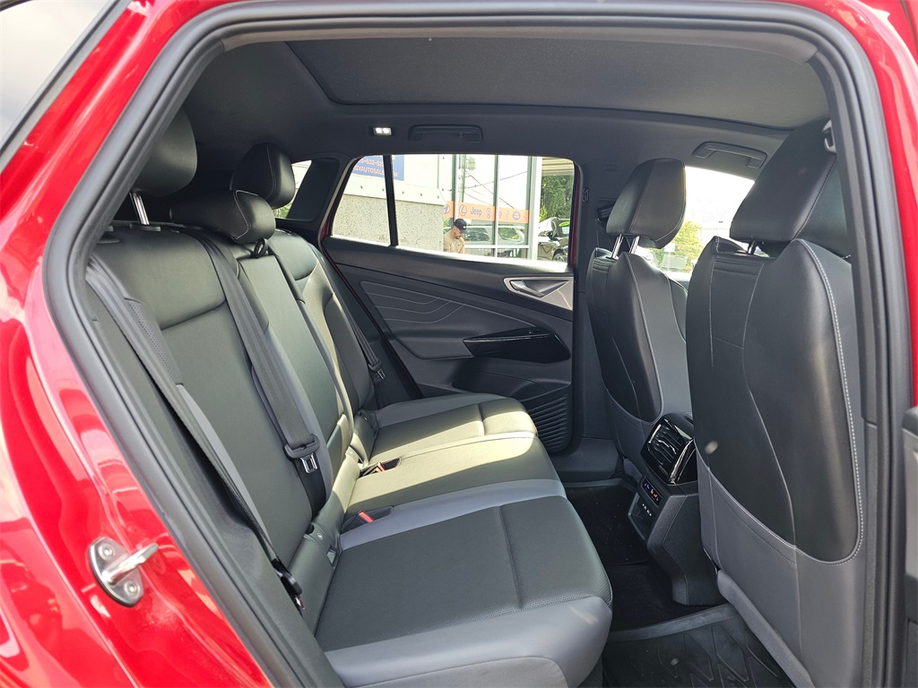 2023 Volkswagen ID.4 Pro Plus photo 14