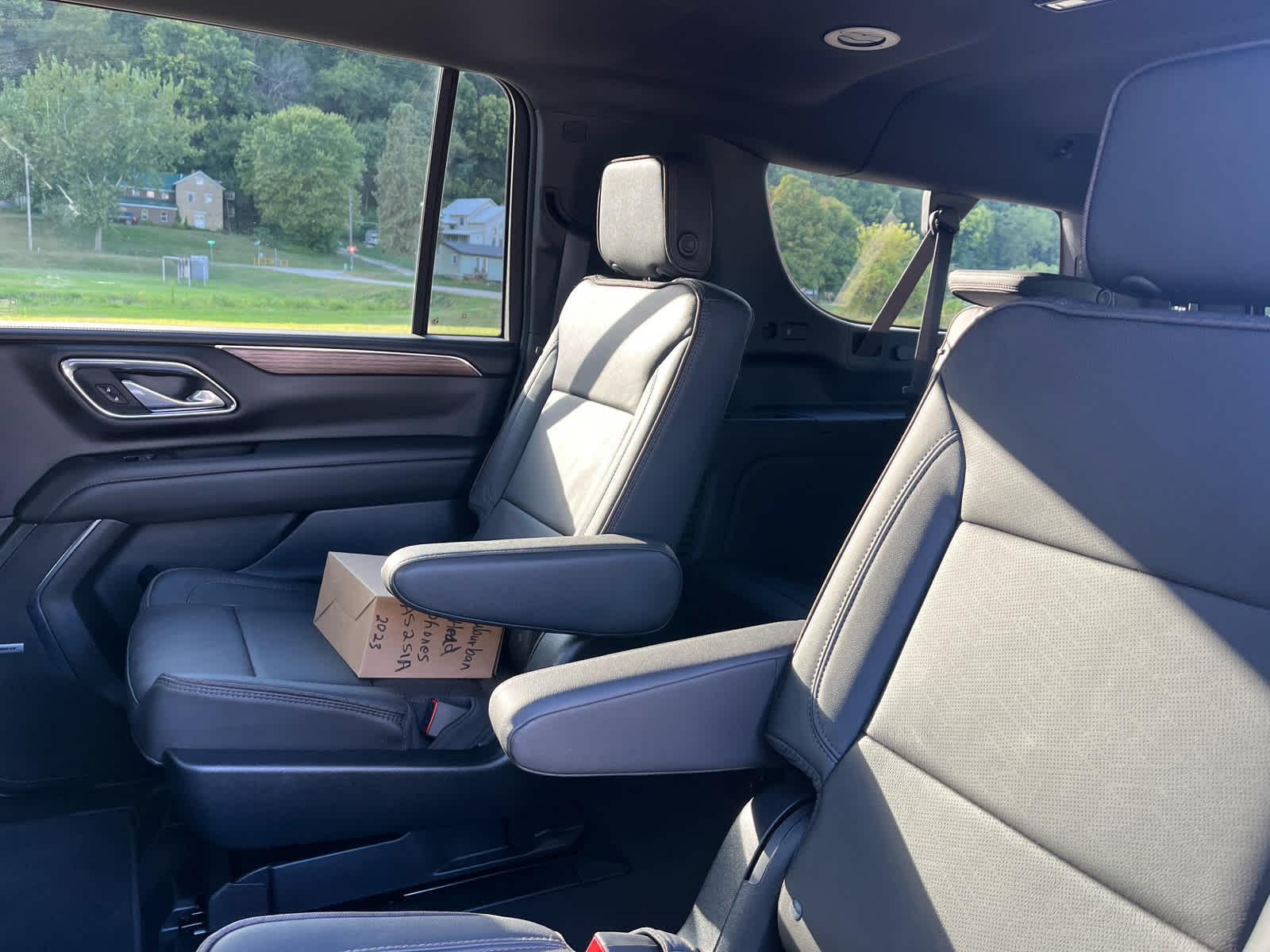 2023 Chevrolet Suburban High Country photo 38
