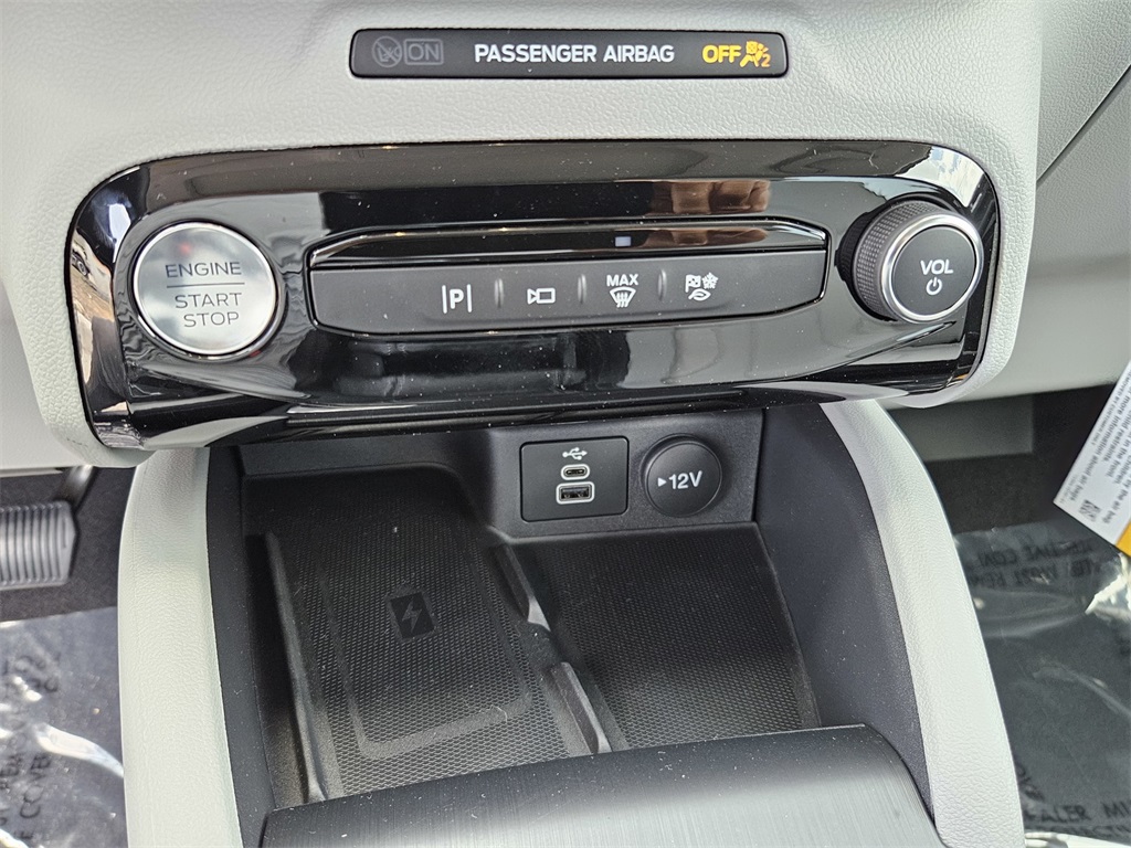 2025 Ford Escape Plug-In Hybrid photo 19