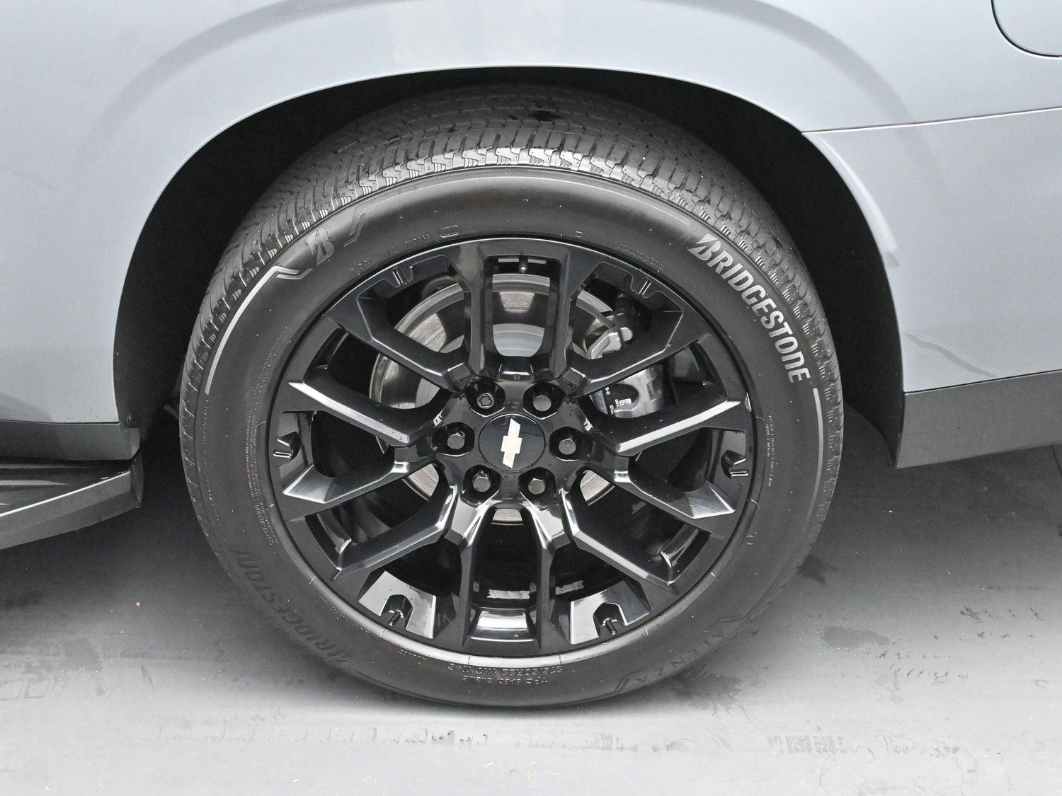2025 Chevrolet Suburban RST photo 34