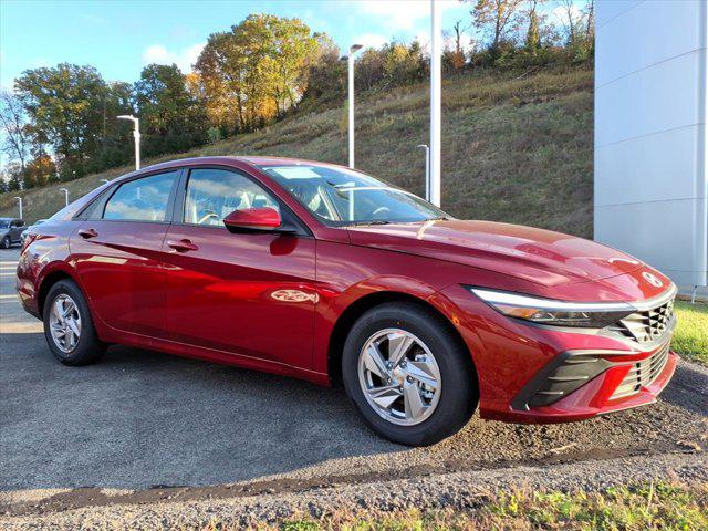 2025 Hyundai Elantra SE's photo