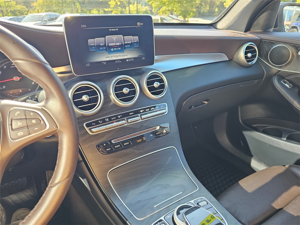 2018 Mercedes Benz GLC 300 4MATIC photo 25