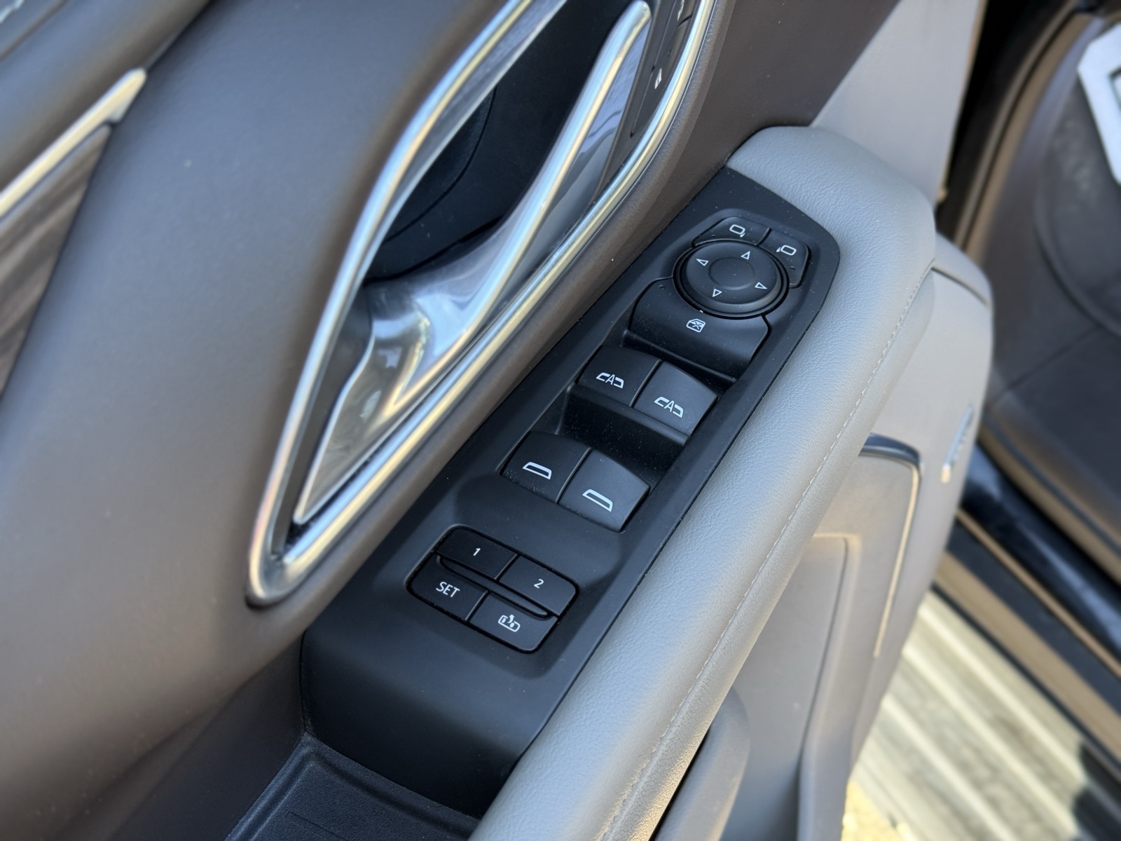 2021 Chevrolet Suburban LT photo 11