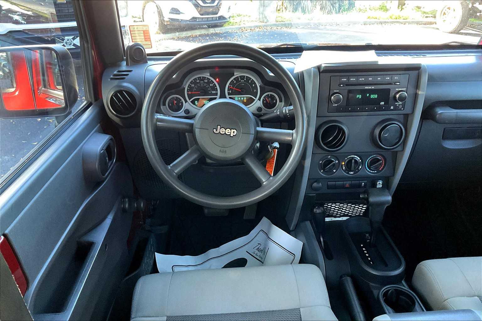 2010 Jeep Wrangler Unlimited X photo 4