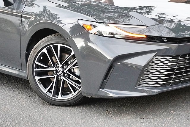 Used 2025 Gray Toyota XLE image 3