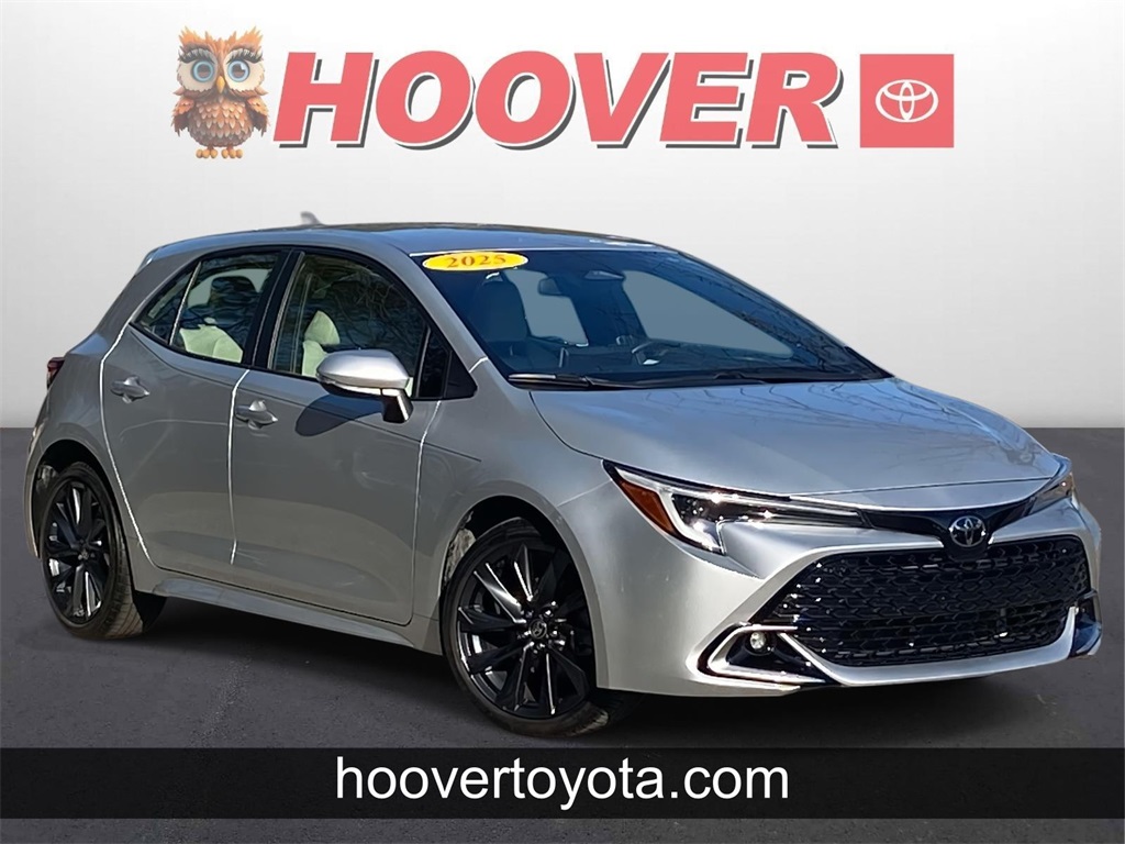 2025 Toyota Corolla Hatchback XSE's photo