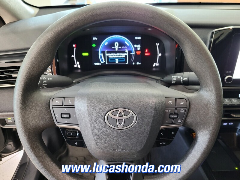 2025 Toyota Camry LE photo 8