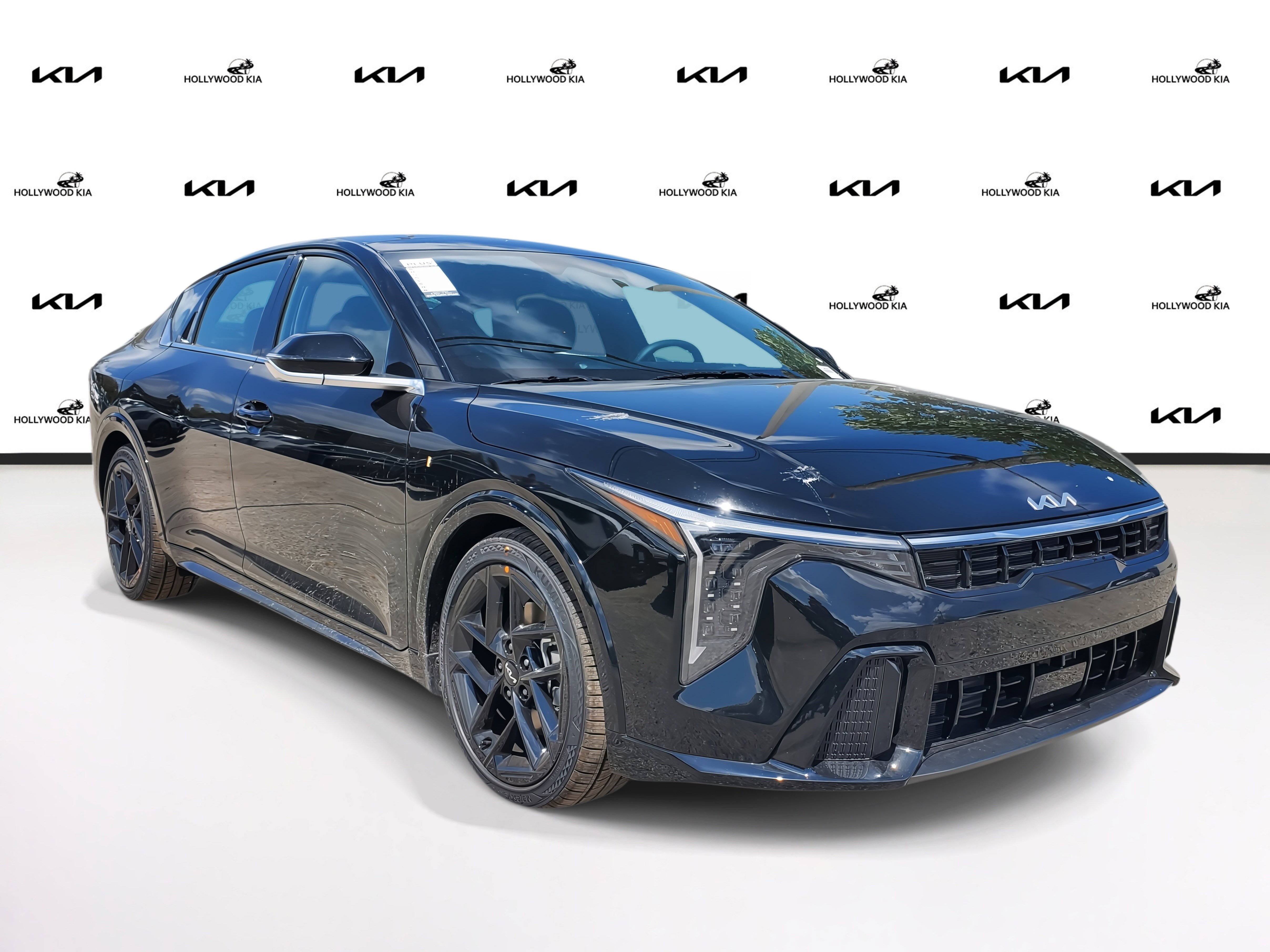 2025 Kia K4 GT-Line Turbo's photo