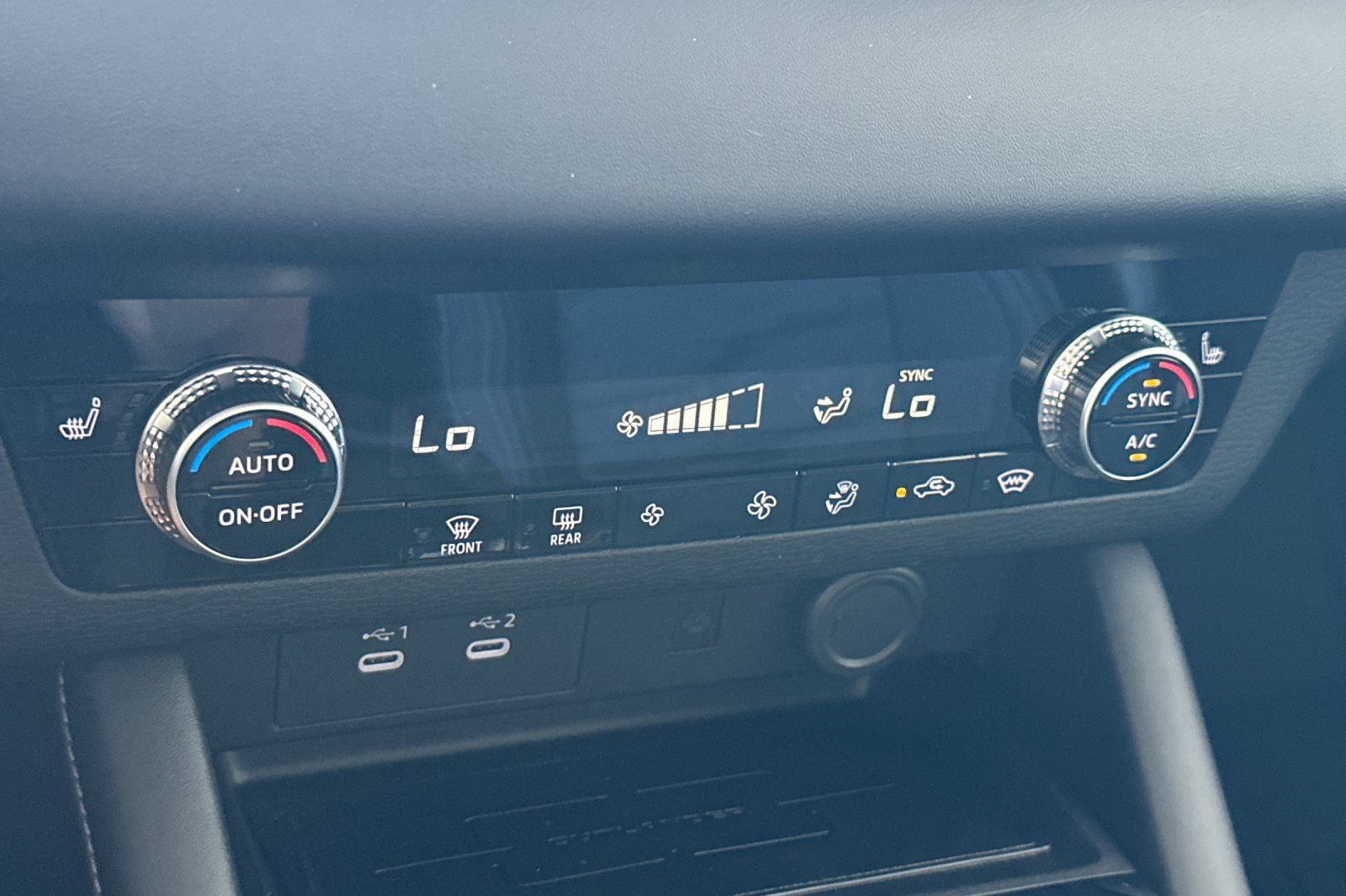 2025 Mitsubishi Outlander SE photo 19