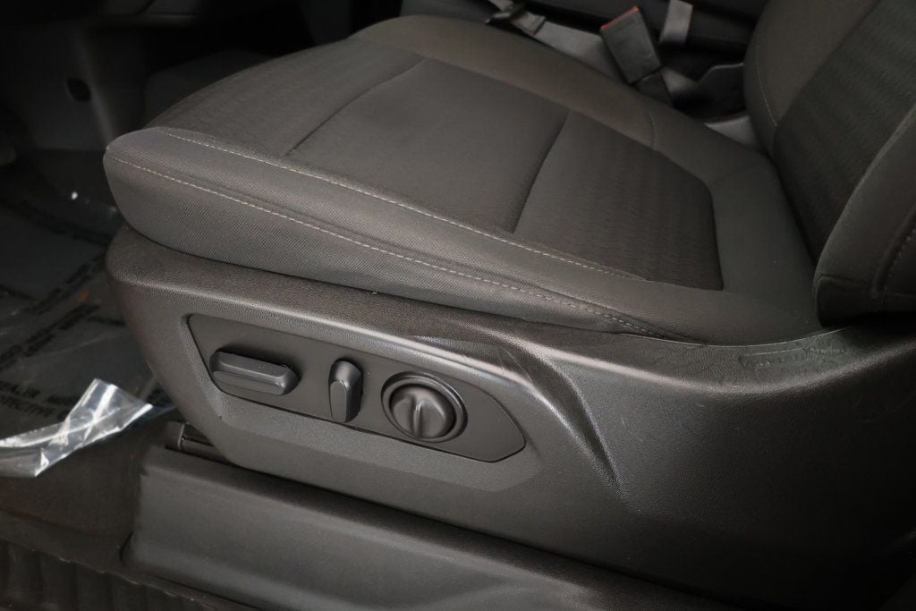 2022 Chevrolet Silverado Custom photo 9