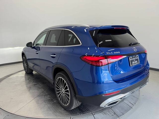 2025 Mercedes Benz GLC 300 photo 9