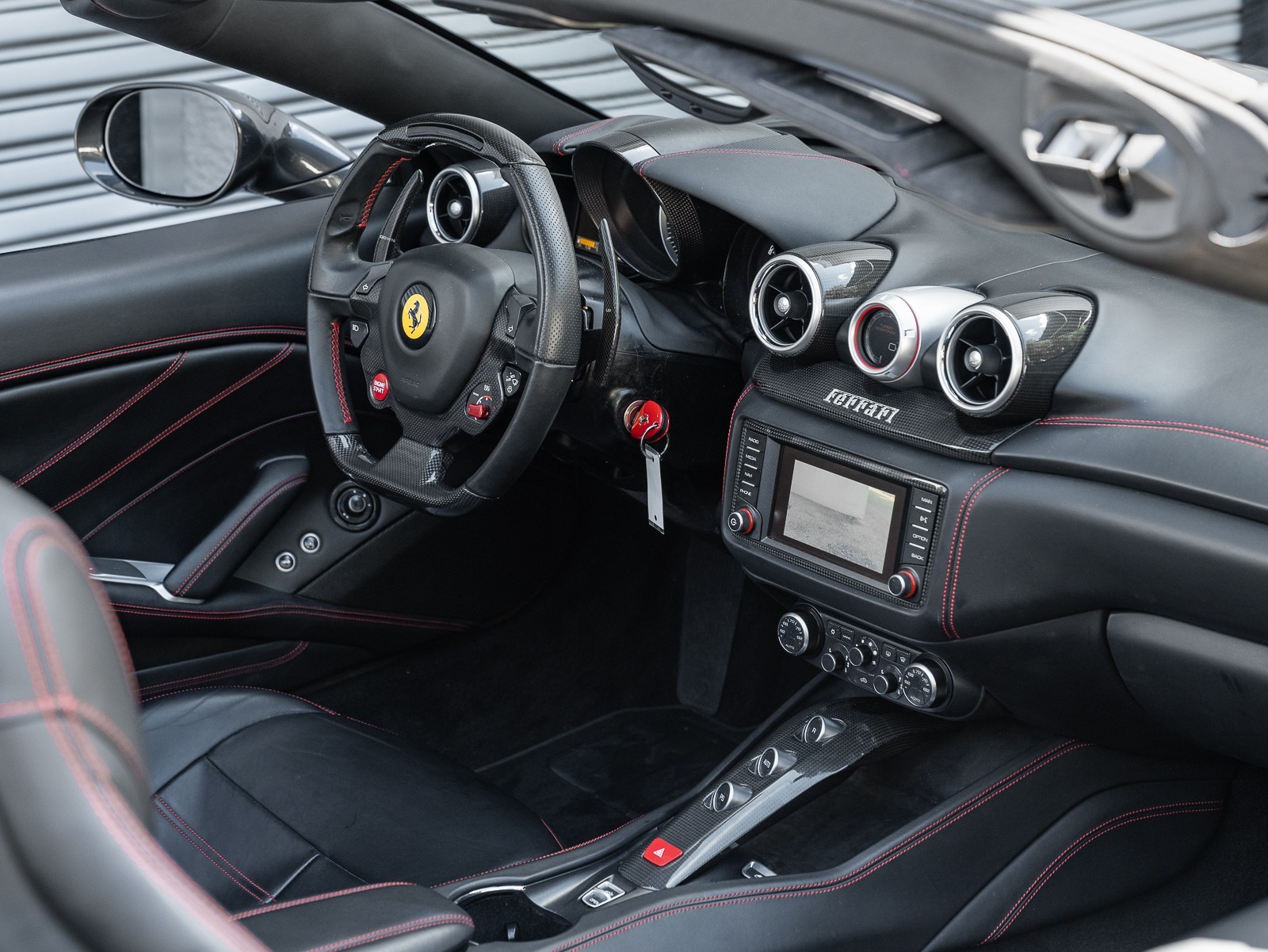 2015 Ferrari California T photo 8