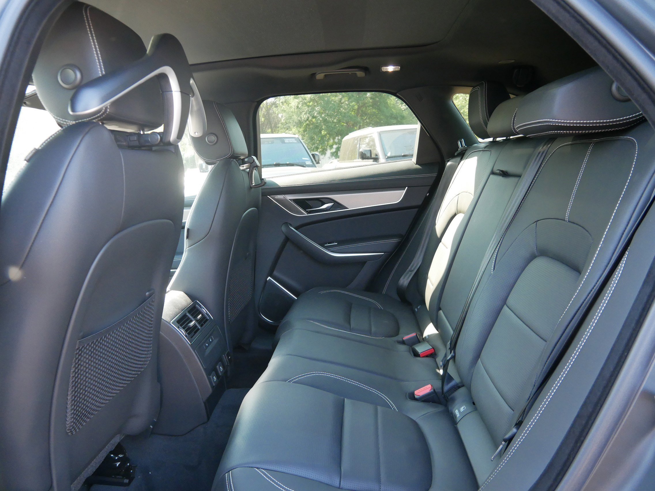 2026 Jaguar F-PACE P250 R-Dynamic S photo 4