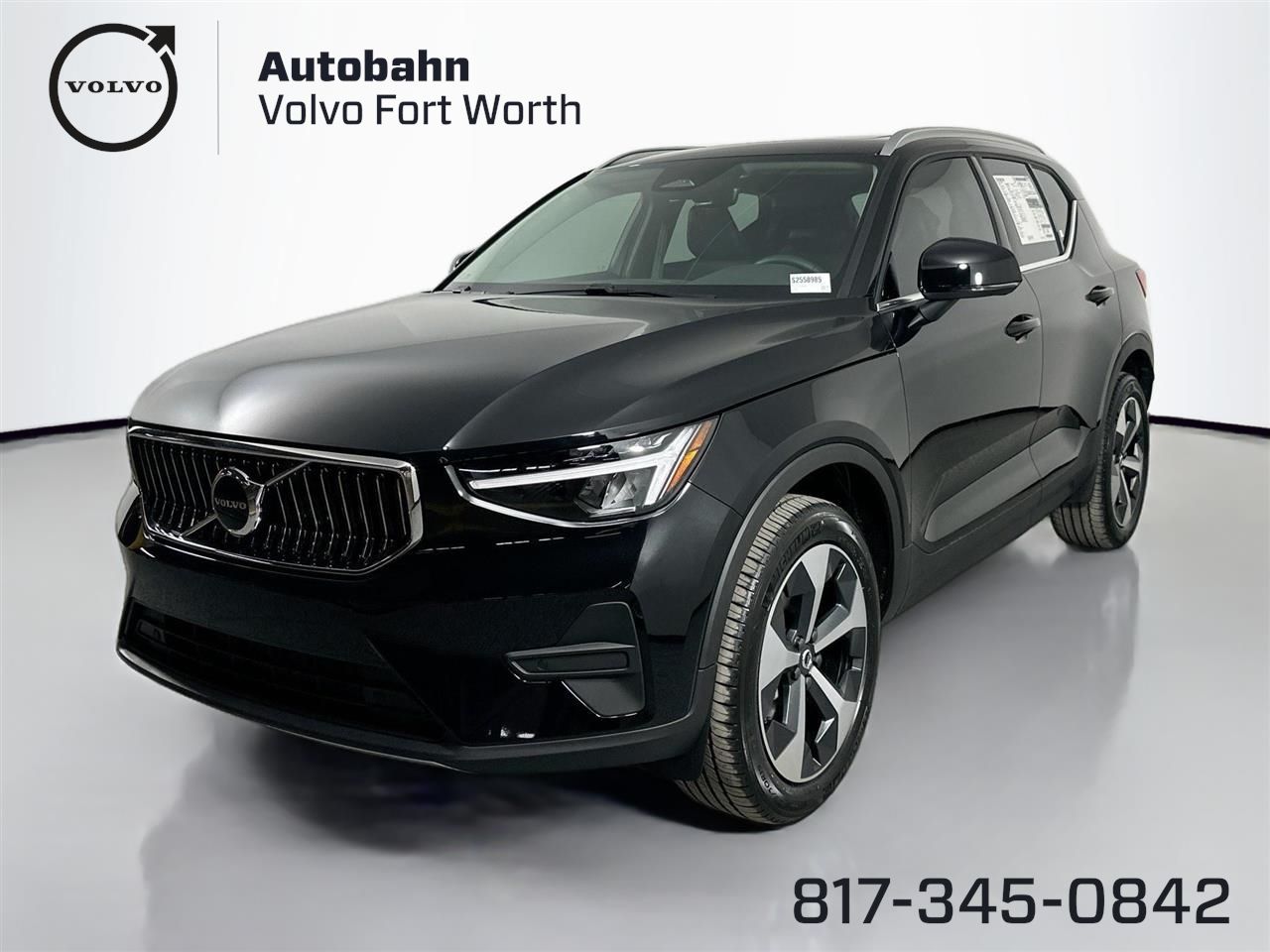 2025 Volvo XC40 Core's photo