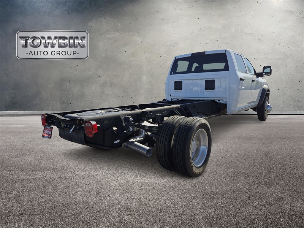 2024 Ram 5500 Tradesman photo 3